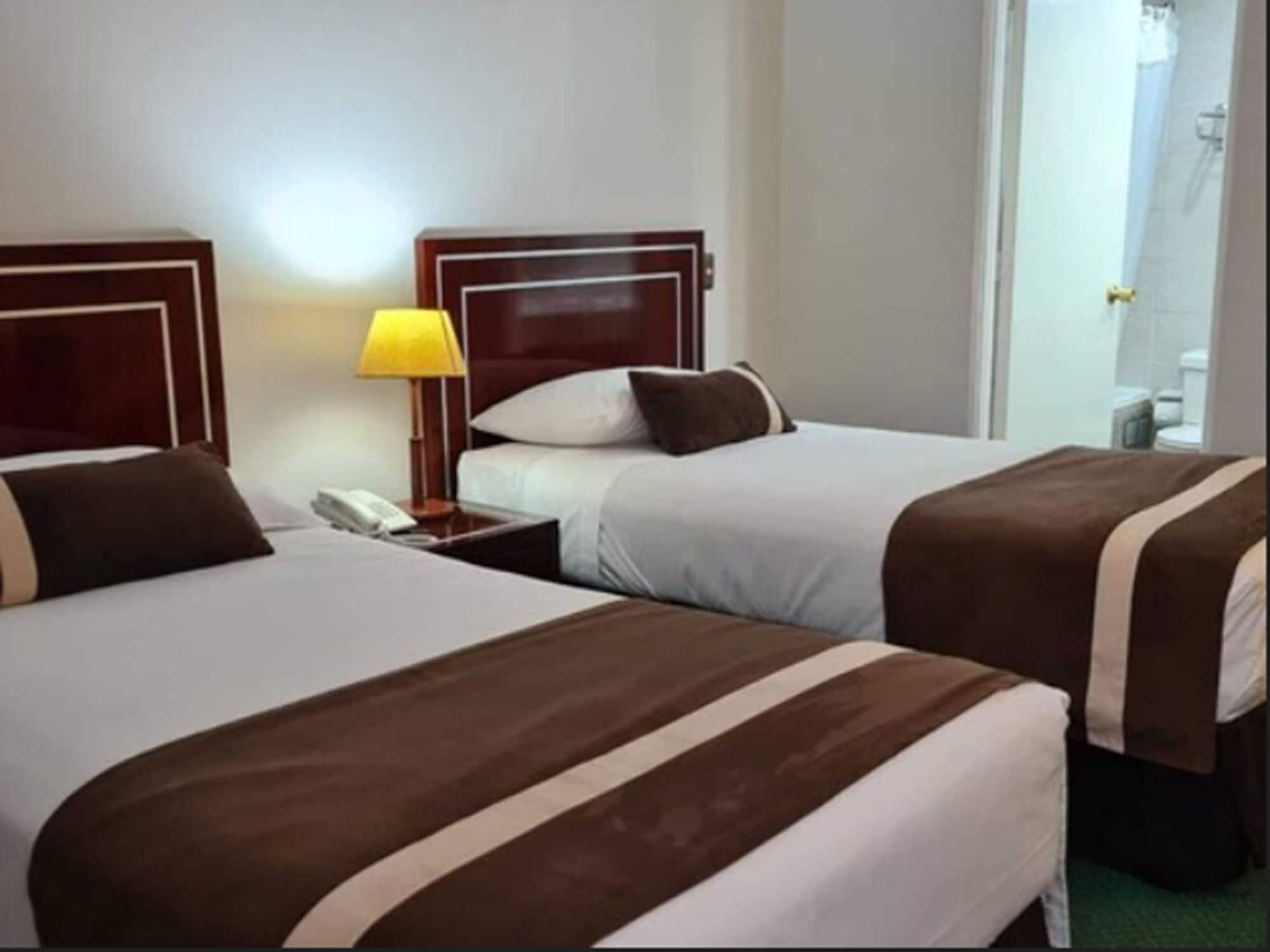 Hotel Leonardo da Vinci Santiago del Cile Esterno foto